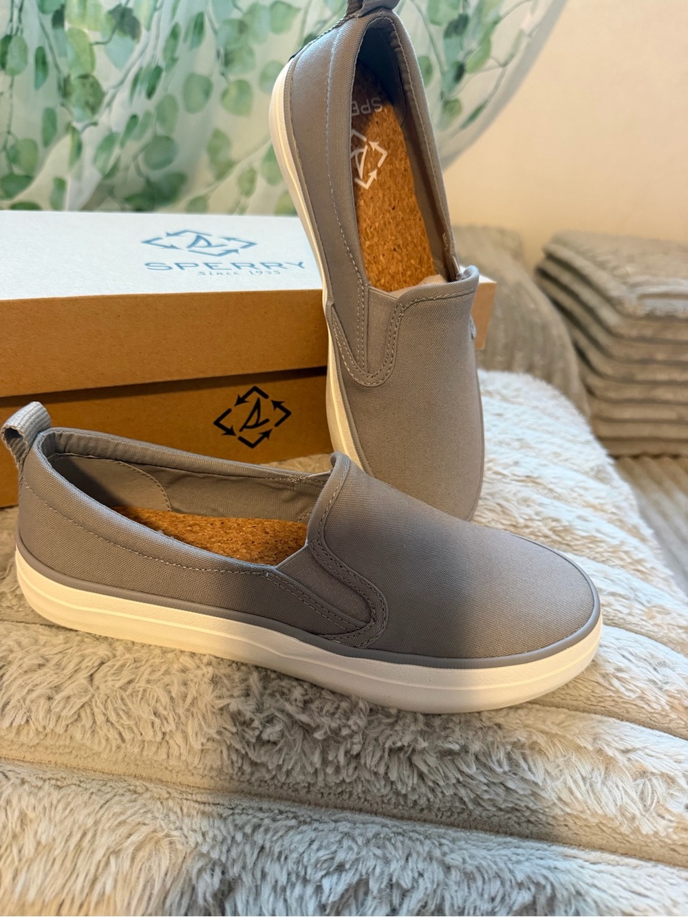Sperry Crest Twin Gore RPET Gray Canvas Slip-On Sneakers Size 6 NWT - Picture 4 of 4